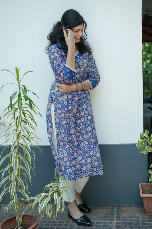Suryakanthi D Blue Printed Kurta