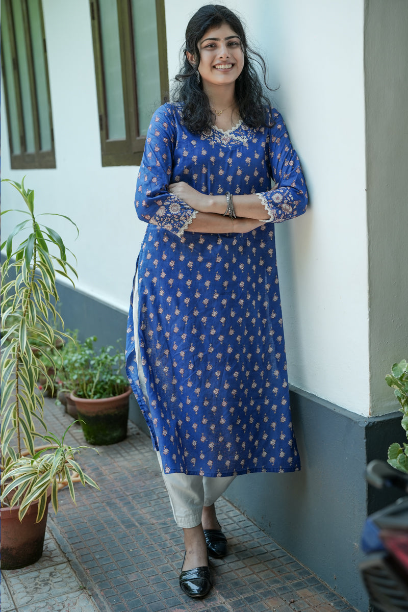 Suryakanthi D Blue&White Printed Kurta