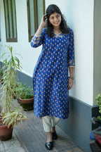 Suryakanthi D Blue&White Printed Kurta