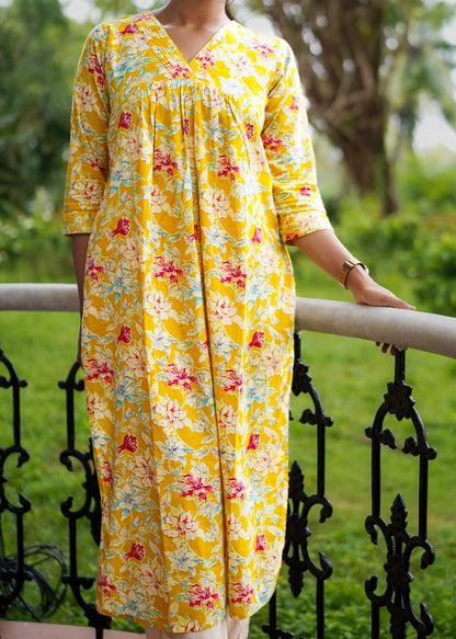 NANDIKA  PRINTED  STRAIGHT KURTA