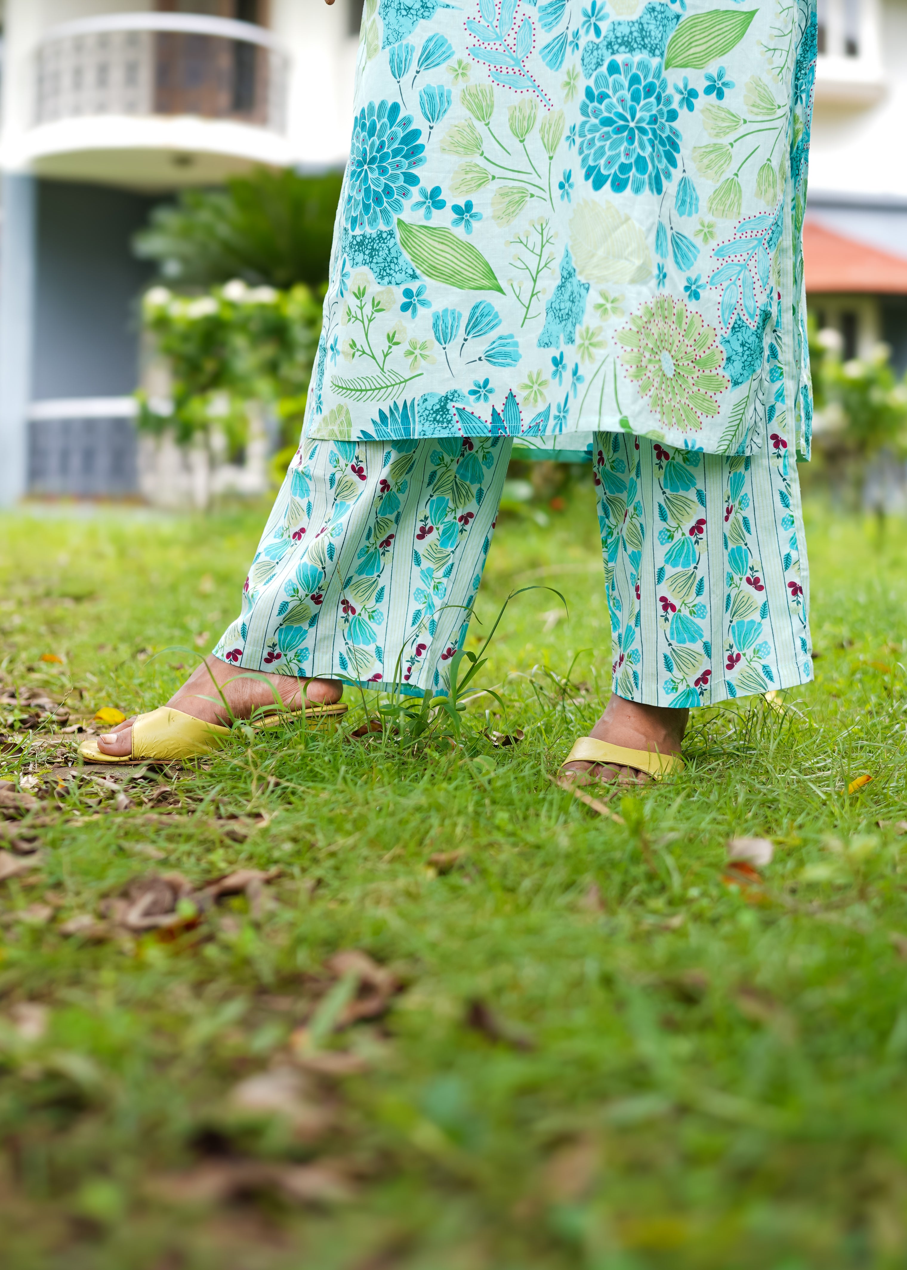 ANAMIKA  PRINTED  STRAIGHT KURTA WITH BOTTOM